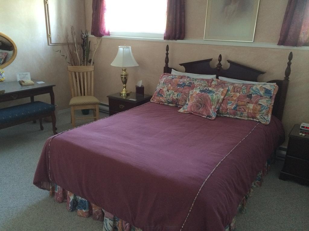Cedar Heights B&B Cranbrook Oda fotoğraf
